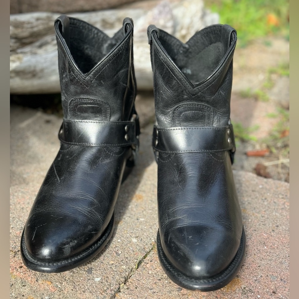 GUC Frye Distressed Italian leather Wyatt Harness Short Western Ankle Boots